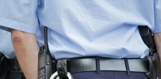 ile zarabia policjant