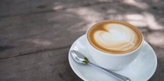 Co jest mocniejsze cappuccino czy latte macchiato?