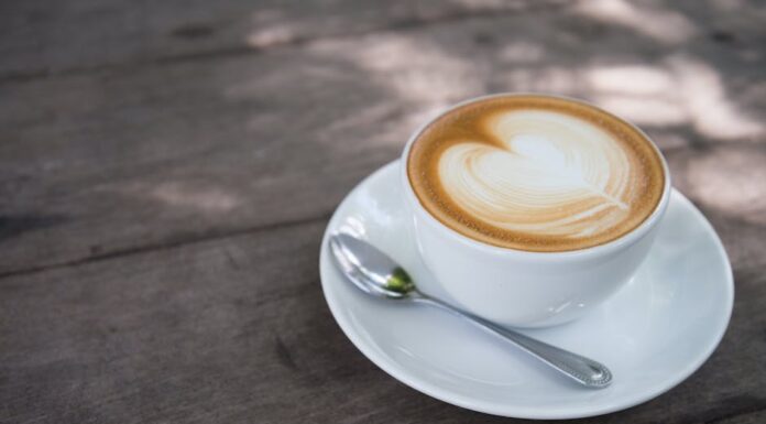 Co jest mocniejsze cappuccino czy latte macchiato?