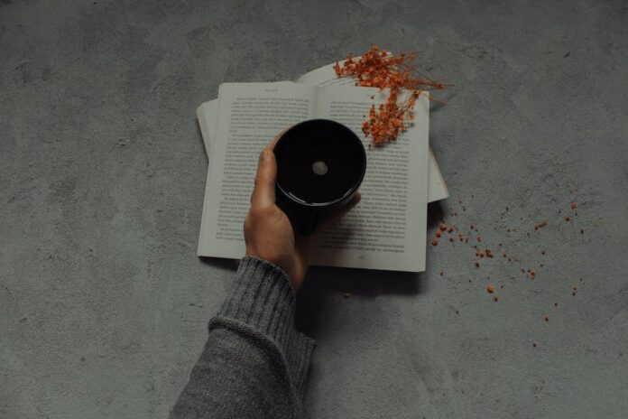 Dlaczego do kawy espresso podaje się wodę?