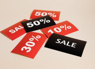 Kto zarabia 10 tys miesięcznie? Jaki biznes za 10 000 zł?