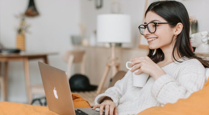 Jak zaczac zarabiac e-commerce? Jak zaczac zarabiac e-commerce?