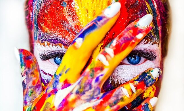 Jak ukryć rury pod sufitem?