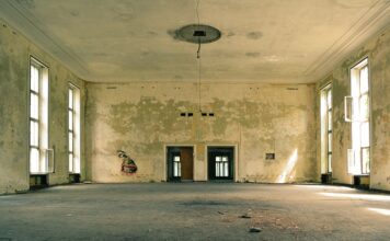 Czym wyszlifować sufit?