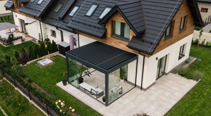 Pergola lamelowa: Nowoczesne rozwiązania dla Twojego ogrodu Pergola